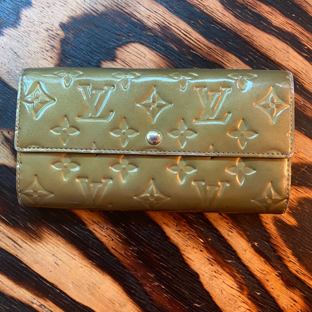 Authentic Louis Vuitton Monogram Vernis Porte Feuille Sarah Long Bifold Wallet